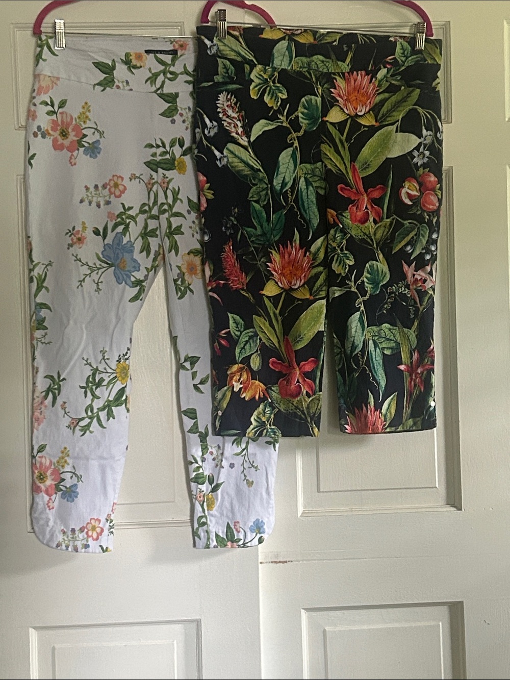 Floral Cropped Pants Pair - Black & White Tropical Print